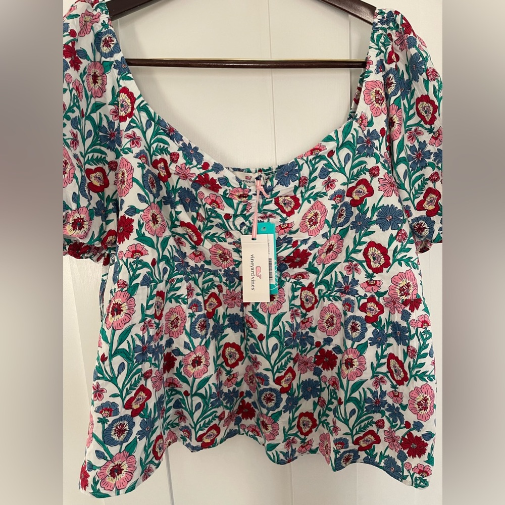 NWT floral blouse - Picture 2 of 3